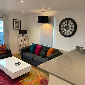 Prestige 2 Bed Balcony Apartment