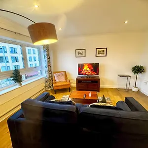 Home2 - Market Rise Apartment